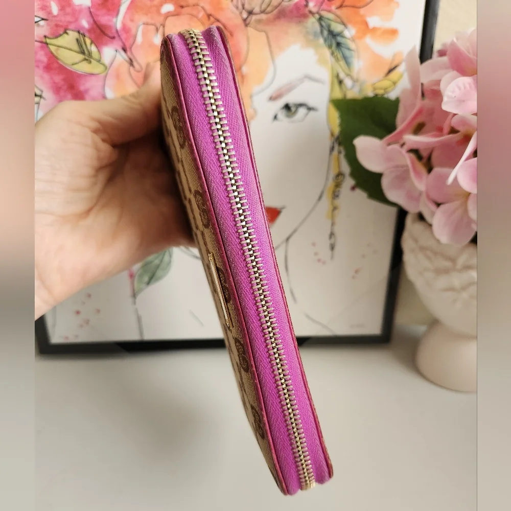 GUCCI GG Logo Canvas Zip Around Wallet - Picture 12 of 14